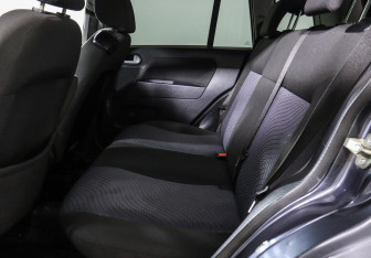 Подержанный автомобиль Ford Fusion 2007 года (11 фото)