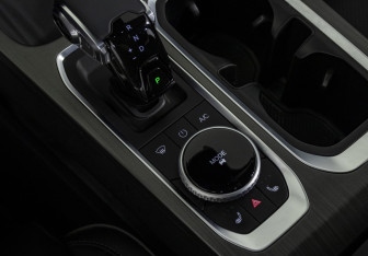 Подержанный автомобиль Jaecoo J7 2024 года (16 фото)