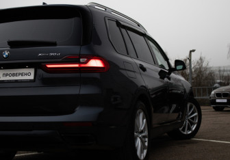 Подержанный автомобиль BMW X7 2020 года (33 фото)