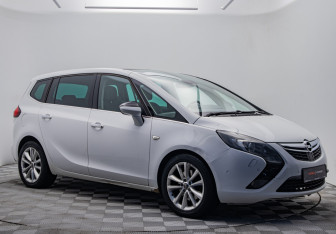 Подержанный автомобиль Opel Zafira Compactvan 2013 года (7 фото)