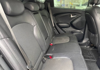 Подержанный автомобиль Hyundai ix35 2013 года (11 фото)