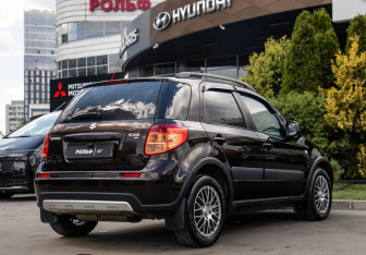 Подержанный автомобиль Suzuki SX4 Hatchback 2014 года (4 фото)