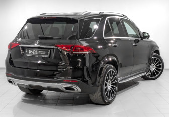Подержанный автомобиль Mercedes-Benz GLE 2023 года (5 фото)