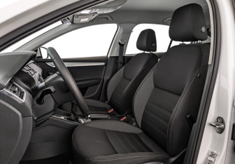 Подержанный автомобиль Skoda Octavia Liftback 2017 года (19 фото)