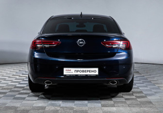 Подержанный автомобиль Opel Insignia Liftback 2019 года (6 фото)