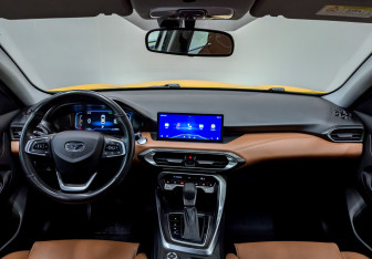 Подержанный автомобиль Kaiyi E5 2024 года (14 фото)