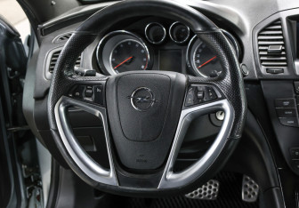 Подержанный автомобиль Opel Insignia Sedan 2013 года (15 фото)