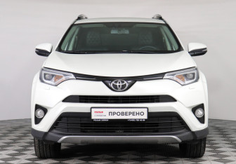 Подержанный автомобиль Toyota RAV4 2017 года (2 фото)