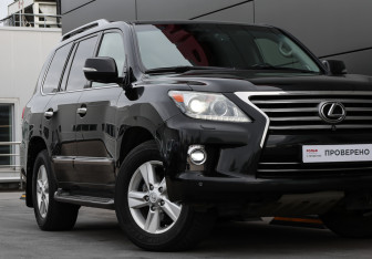 Подержанный автомобиль Lexus LX 2014 года (25 фото)