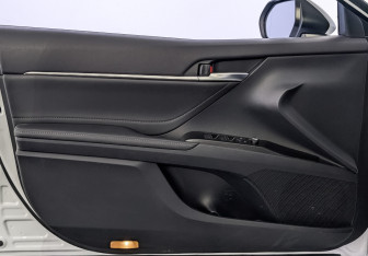 Подержанный автомобиль Toyota Camry Sedan 2021 года (19 фото)