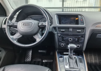 Подержанный автомобиль Audi Q5 2015 года (15 фото)