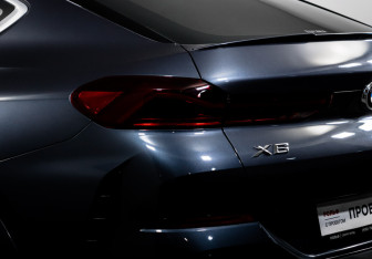 Подержанный автомобиль BMW X6 2020 года (17 фото)