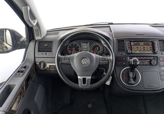 Подержанный автомобиль Volkswagen Multivan 2012 года (22 фото)