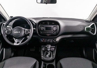 Подержанный автомобиль Kia Soul 2022 года (8 фото)