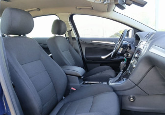 Подержанный автомобиль Ford Mondeo Sedan 2010 года (20 фото)