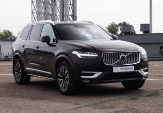 Подержанный автомобиль Volvo XC90 2021 года (2 фото)