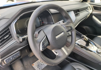 Подержанный автомобиль Haval F7 2021 года (14 фото)