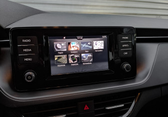 Подержанный автомобиль Skoda Rapid Liftback 2021 года (15 фото)