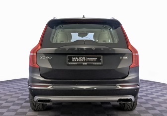Подержанный автомобиль Volvo XC90 2017 года (6 фото)