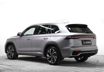 Подержанный автомобиль Geely Monjaro 2024 года (7 фото)