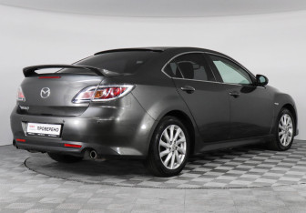 Подержанный автомобиль Mazda 6 Sedan 2011 года (5 фото)