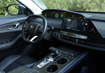 Подержанный автомобиль Changan UNI-K 2023 года (21 фото)