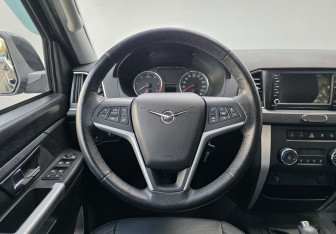 Подержанный автомобиль УАЗ Patriot 2019 года (12 фото)