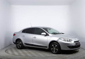 Подержанный автомобиль Renault Fluence 2011 года (3 фото)