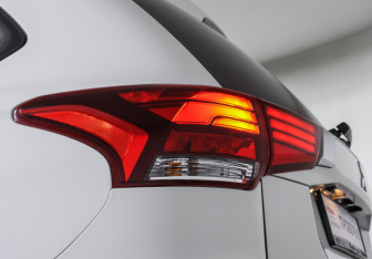 Подержанный автомобиль Mitsubishi Outlander 2015 года (22 фото)