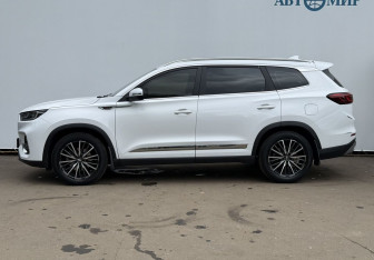 Подержанный автомобиль Chery Tiggo 8 Pro 2021 года (8 фото)