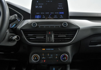 Подержанный автомобиль Ford Focus Wagon 2019 года (7 фото)