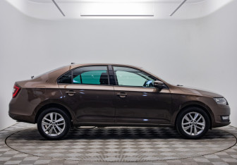 Подержанный автомобиль Skoda Rapid Liftback 2019 года (6 фото)