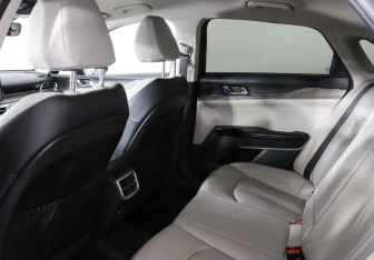 Подержанный автомобиль Kia K5 2021 года (12 фото)