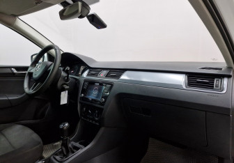 Подержанный автомобиль Skoda Rapid Liftback 2019 года (8 фото)