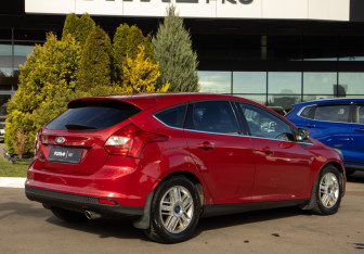 Подержанный автомобиль Ford Focus Hatchback 2012 года (4 фото)