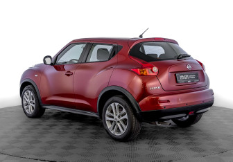 Подержанный автомобиль Nissan Juke 2013 года (7 фото)