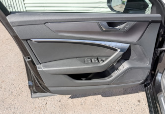 Подержанный автомобиль Audi A6 Sedan 2020 года (19 фото)