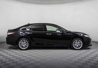 Подержанный автомобиль Toyota Camry Sedan 2020 года (4 фото)