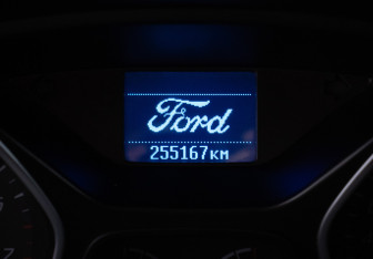 Подержанный автомобиль Ford Focus Wagon 2013 года (12 фото)