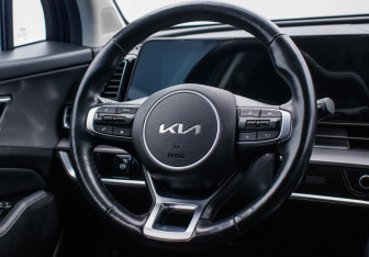 Подержанный автомобиль Kia Sportage 2023 года (15 фото)