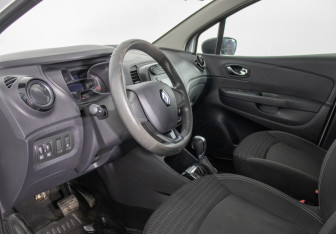 Подержанный автомобиль Renault Kaptur 2018 года (10 фото)