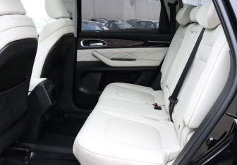 Подержанный автомобиль Exeed VX 2022 года (10 фото)