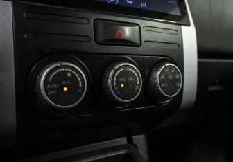 Подержанный автомобиль Nissan X-Trail 2007 года (15 фото)