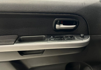 Подержанный автомобиль Suzuki Grand Vitara 2009 года (17 фото)