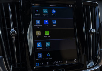 Подержанный автомобиль Volvo S90 2021 года (14 фото)