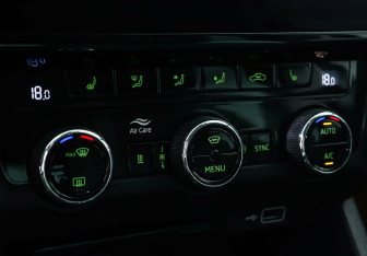 Подержанный автомобиль Skoda Octavia Liftback 2019 года (18 фото)