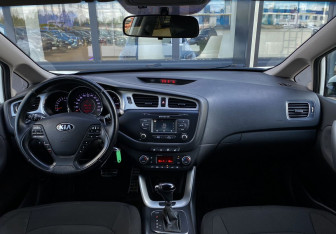 Подержанный автомобиль Kia Ceed Wagon 2014 года (10 фото)