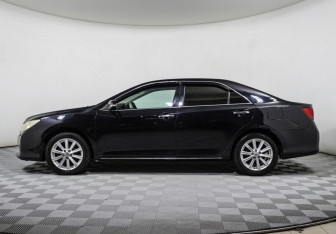 Подержанный автомобиль Toyota Camry Sedan 2012 года (8 фото)