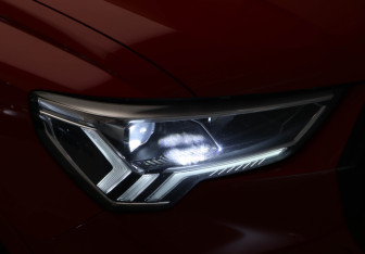 Подержанный автомобиль Audi Q3 2019 года (28 фото)