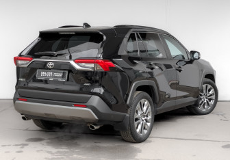 Подержанный автомобиль Toyota RAV4 2020 года (5 фото)